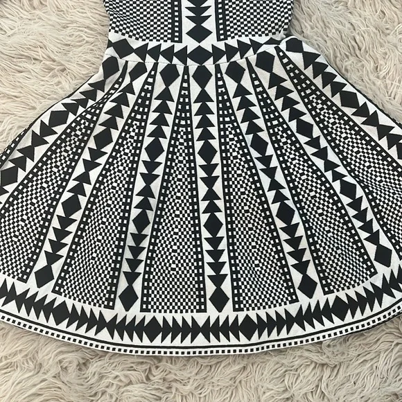 NWT Nina Leonard black ivory white geometric pattern flare skater dress size XS - Picture 5 of 11